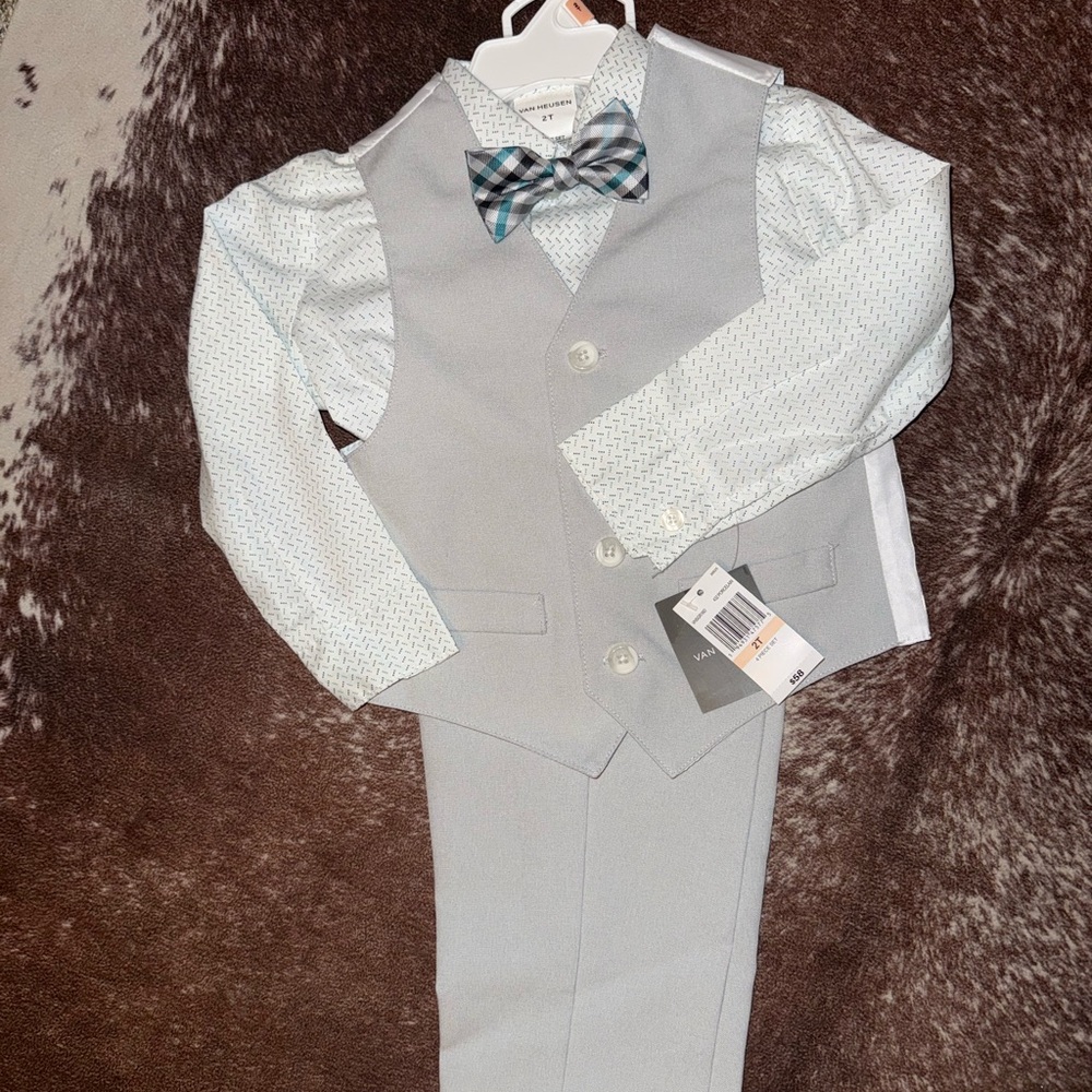 Van Heusen Gray Vest Set with Checkered Bow Tie
